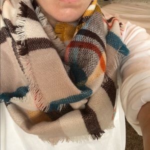 Blanket infinity scarf